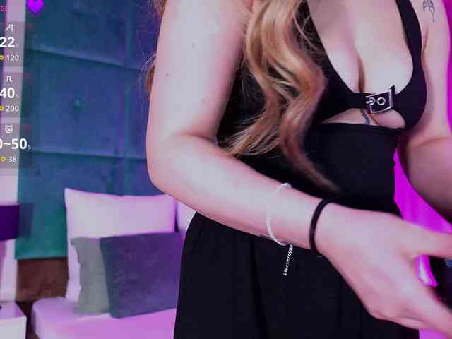LucyLexton webcam