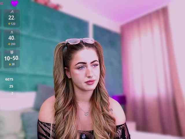 LucyLexton Live Webcam on BongaCams