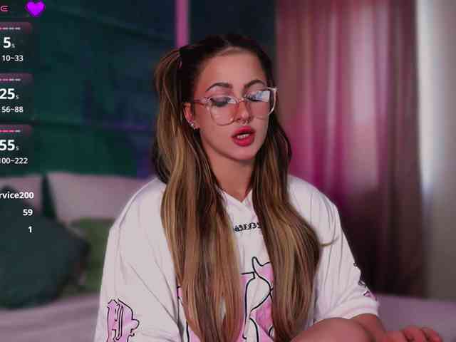 LucyLexton webcam