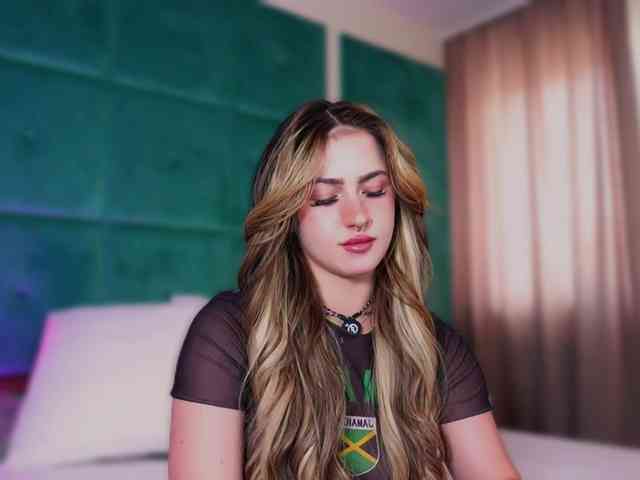 LucyLexton webcam