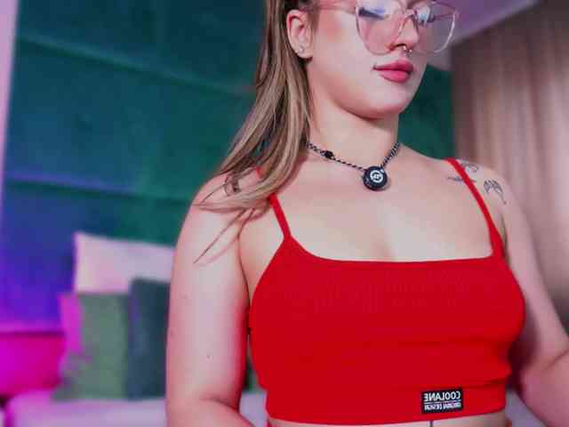 LucyLexton webcam