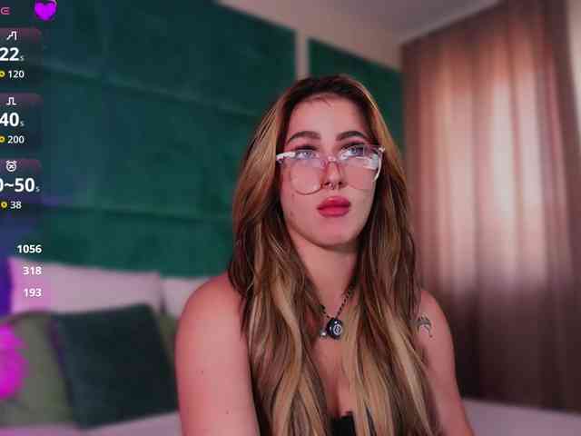 LucyLexton webcam