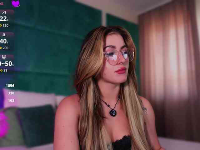 LucyLexton webcam