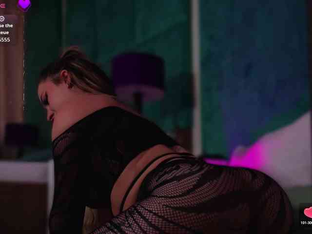 LucyLexton webcam