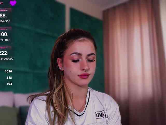 LucyLexton webcam