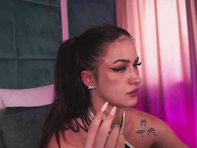 LucyLexton webcam