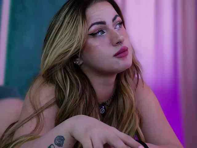 LucyLexton webcam