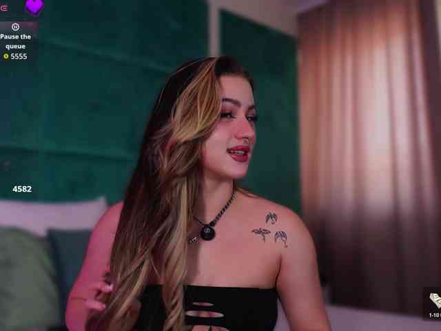 LucyLexton webcam