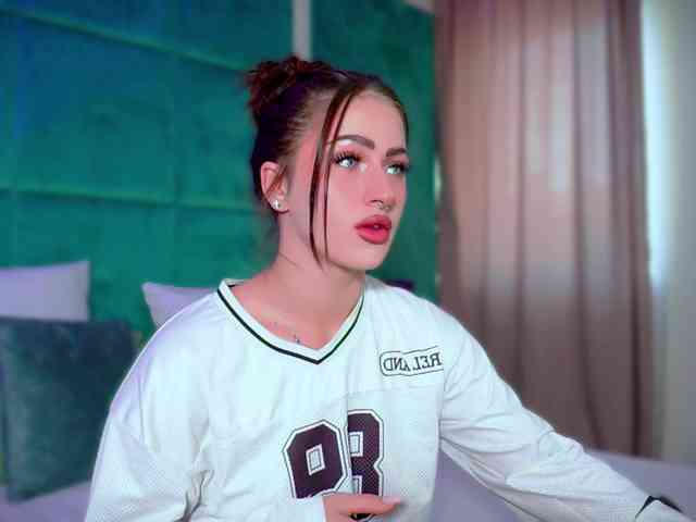 LucyLexton webcam