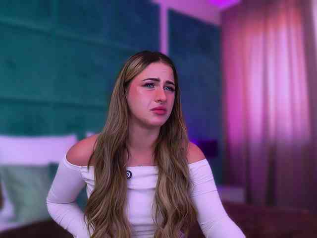 LucyLexton webcam