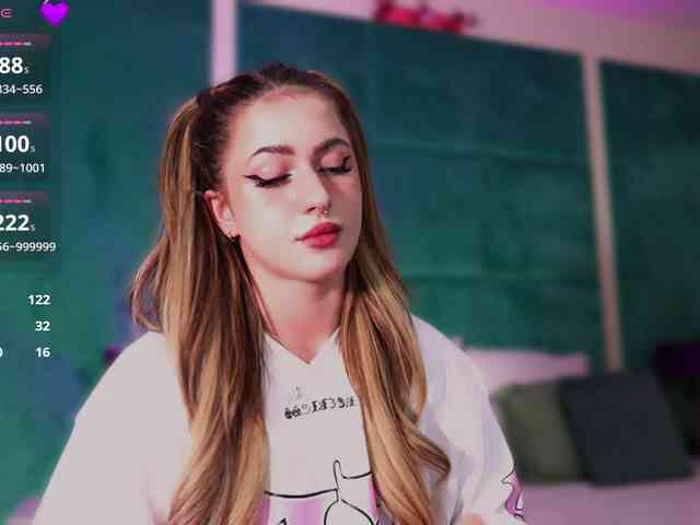 LucyLexton webcam