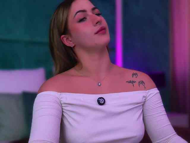 LucyLexton webcam