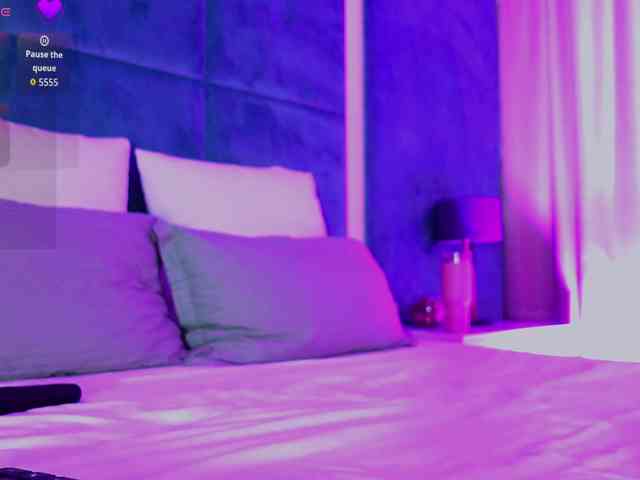 LucyLexton webcam