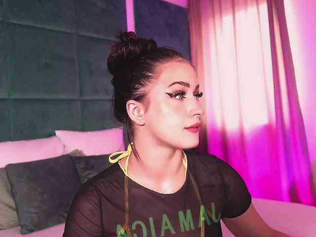 LucyLexton webcam