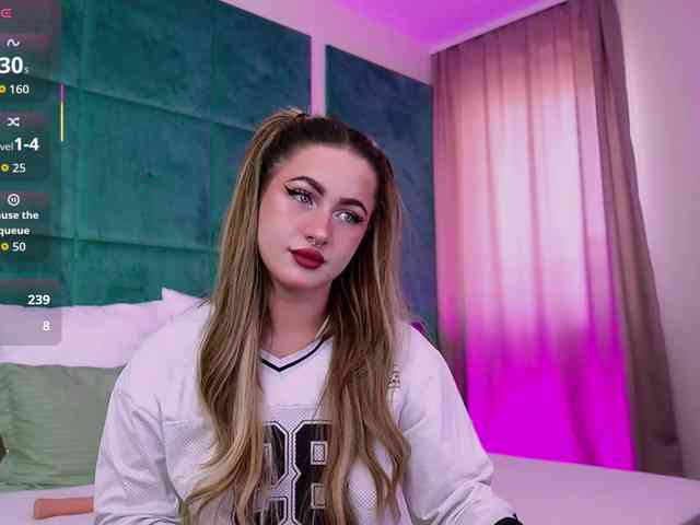 LucyLexton webcam