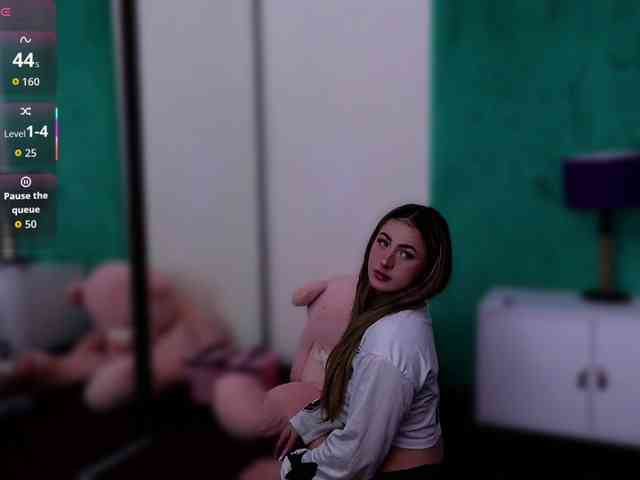 LucyLexton webcam