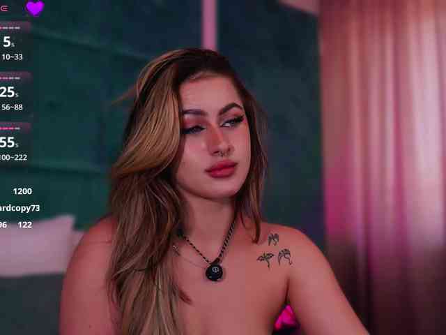 LucyLexton webcam