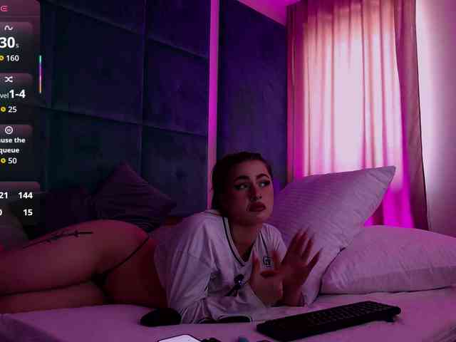 LucyLexton webcam