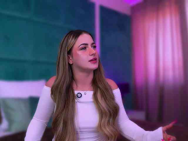 LucyLexton webcam