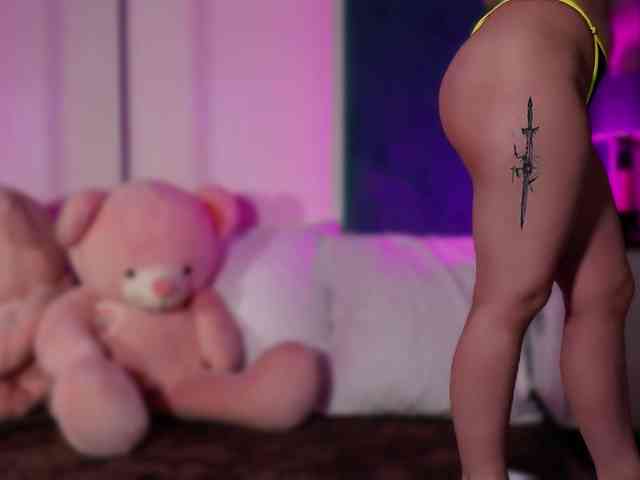 LucyLexton webcam
