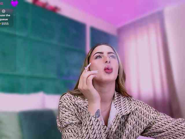 LucyLexton Live Webcam on BongaCams