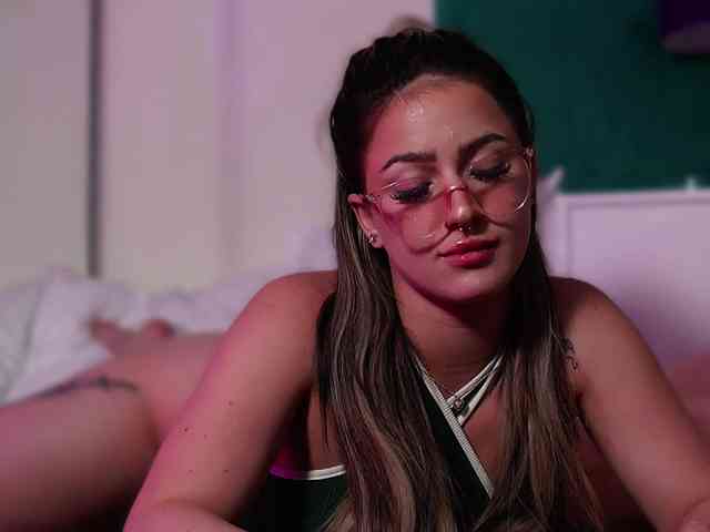 LucyLexton webcam