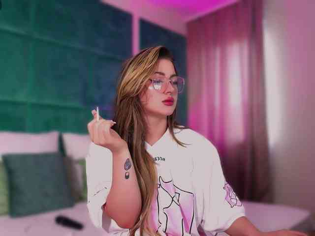 LucyLexton webcam