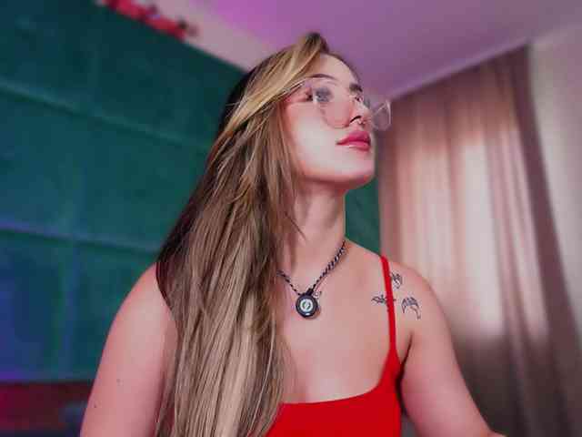 LucyLexton webcam