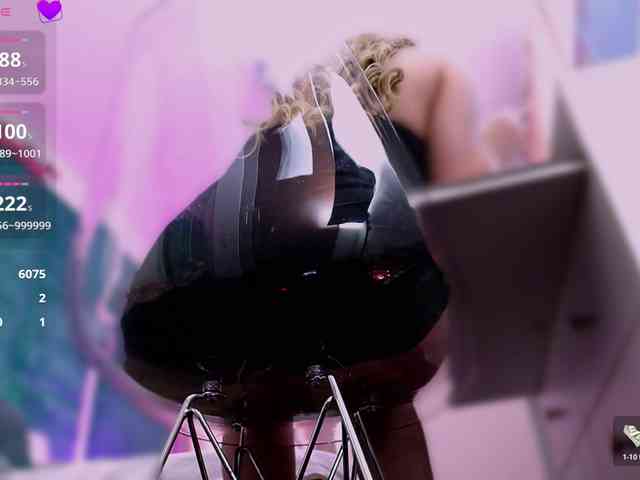 LucyLexton Live Webcam on BongaCams