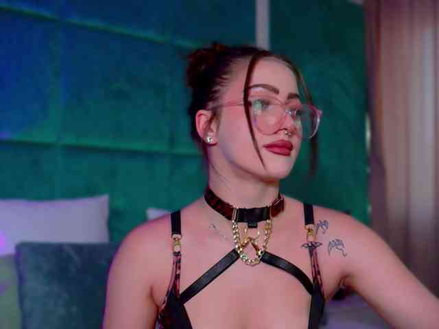LucyLexton webcam