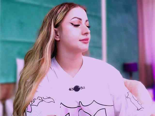 LucyLexton webcam