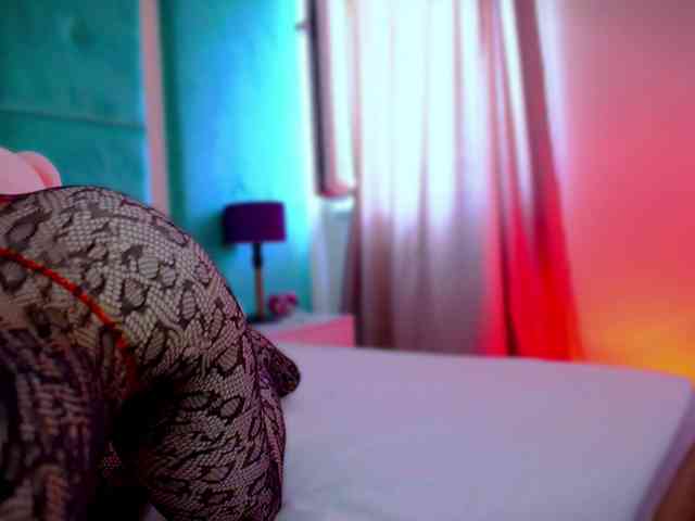 LucyLexton webcam
