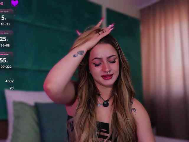 LucyLexton webcam