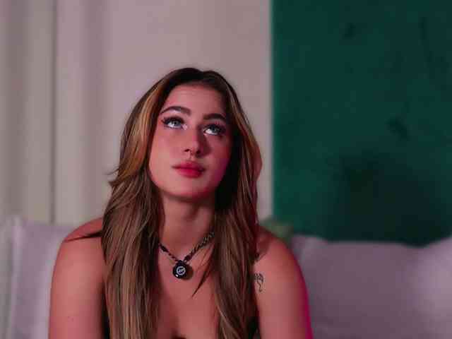 LucyLexton webcam