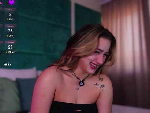 LucyLexton webcam