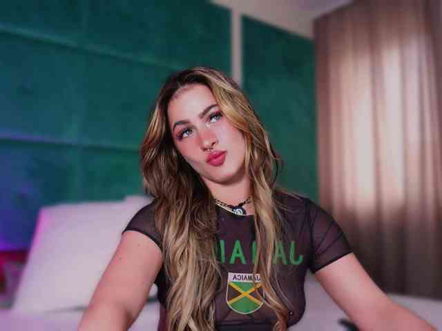 LucyLexton webcam