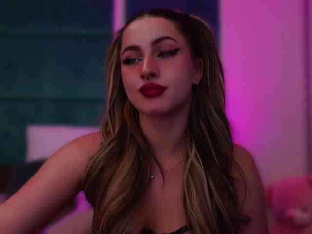 LucyLexton webcam