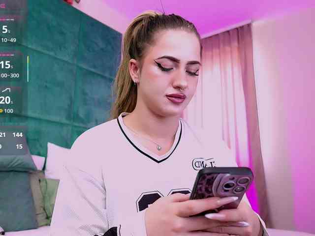 LucyLexton webcam
