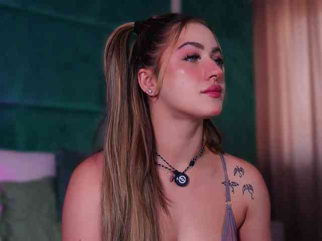 LucyLexton webcam