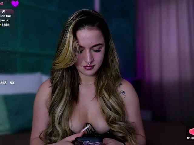 LucyLexton Live Webcam on BongaCams