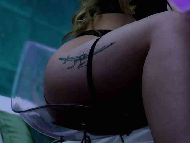 LucyLexton webcam