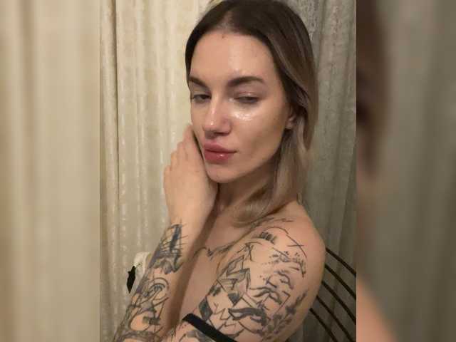 Millashaa live cam on BongaCams