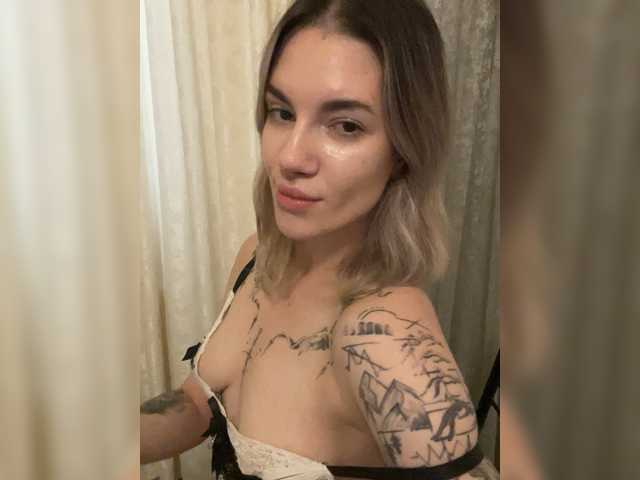 Millashaa live cam on BongaCams