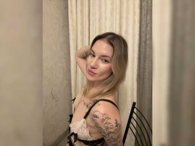 Millashaa live cam on BongaCams