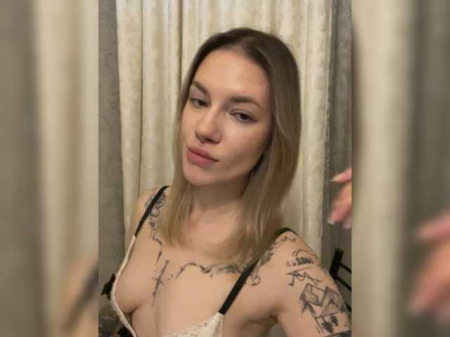 Millashaa live cam on BongaCams