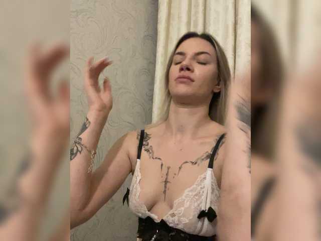 Millashaa live cam on BongaCams