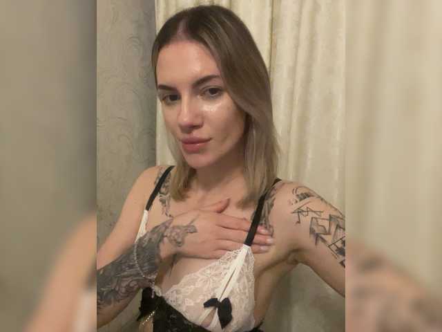 Millashaa live cam on BongaCams