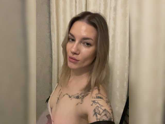 Millashaa live cam on BongaCams