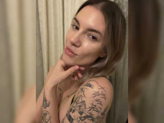 Millashaa live cam on BongaCams