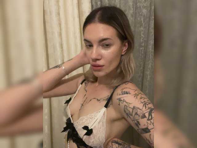 Millashaa live cam on BongaCams